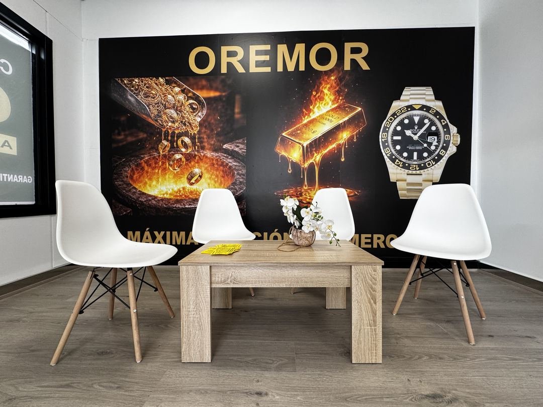 Compro oro, plata y relojes en Villarrobledo — interior de la tienda